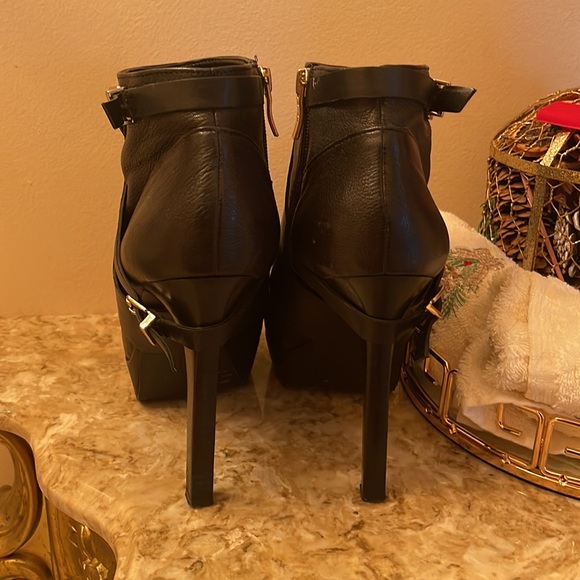 BCBGeneration | Welsh’ Leather Platform Booties W/ Gold Buckles Size 10 - Picture 5 of 7
